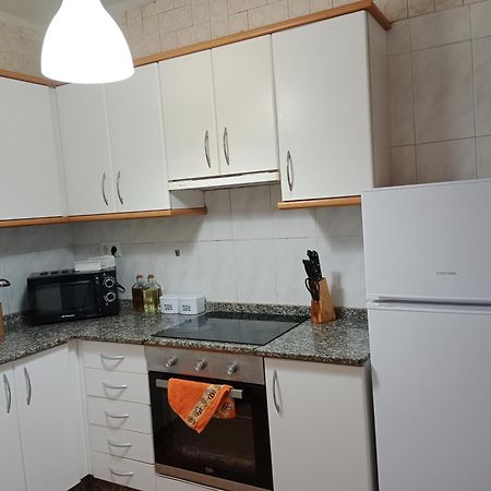 Vistas A La Pista De Atletismo Apartment Понтеведра Стая снимка