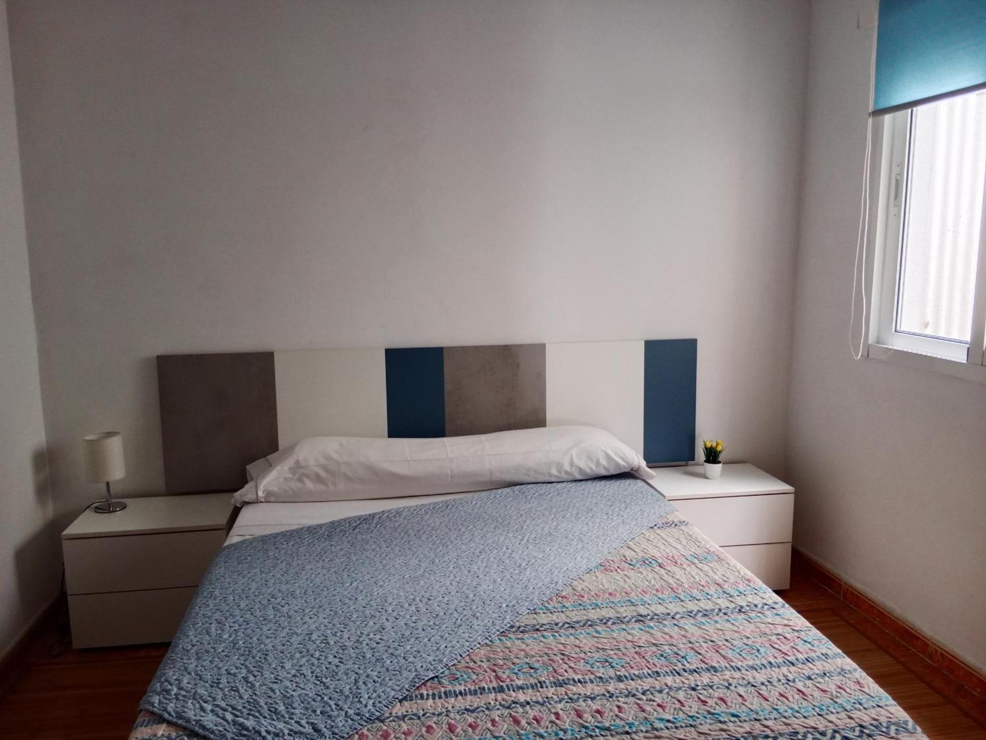 Vistas A La Pista De Atletismo Apartment Понтеведра Екстериор снимка
